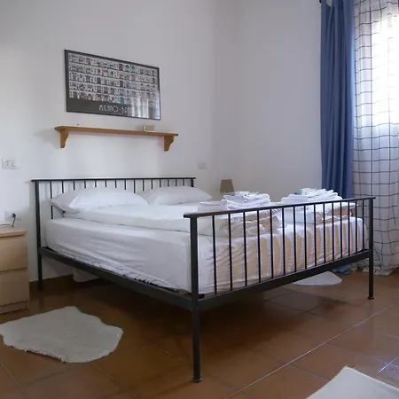Quiet Groundfloor Garden Close To Milan - Smart Working, Relax, Barbecue, Netflix Feriehus *