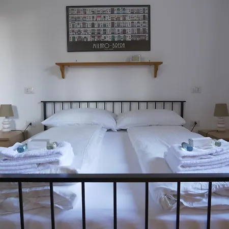 Quiet Groundfloor Garden Close To Milan - Smart Working, Relax, Barbecue, Netflix Feriehus