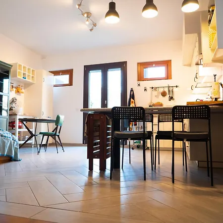 Quiet Groundfloor Garden Close To Milan - Smart Working, Relax, Barbecue, Netflix Feriehus