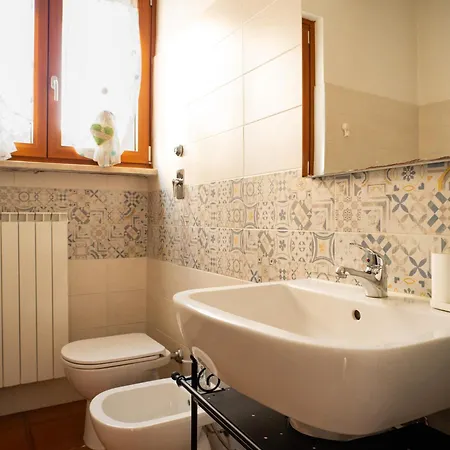 Feriehus Quiet Groundfloor Garden Close To Milan - Smart Working, Relax, Barbecue, Netflix *